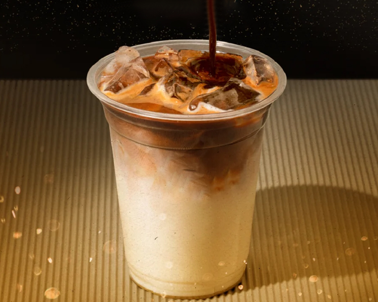 霸王茶姬奶茶店加盟费用大概多少钱，2025年霸王茶姬饮品店加盟要求