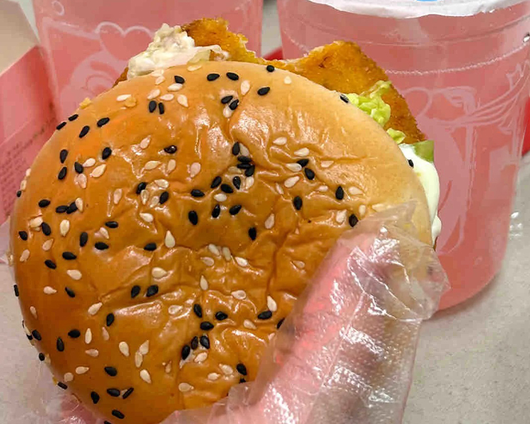 华莱士汉堡加盟费用一共要多少钱，2025年加盟成本明细及开店优势
