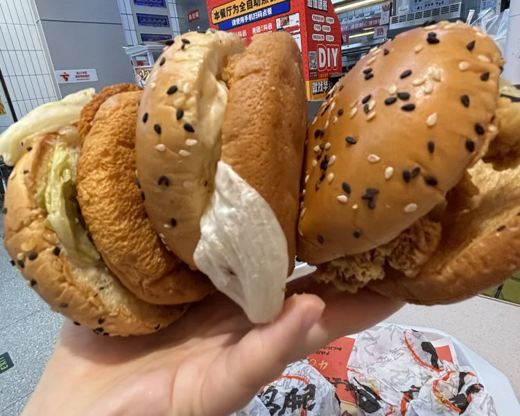华莱士炸鸡店加盟开店要多少钱，加盟华莱士汉堡大概得多少钱左右
